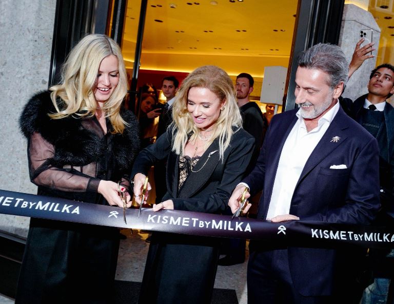 Kısmet By Milka, Londra’daki “Flagship” Mağazasının Açılışını Unutulmaz Bir Davetle Kutladı Kısmet By Milka, Londra’daki “Flagship” Mağazasının Açılışını Unutulmaz Bir Davetle Kutladı
